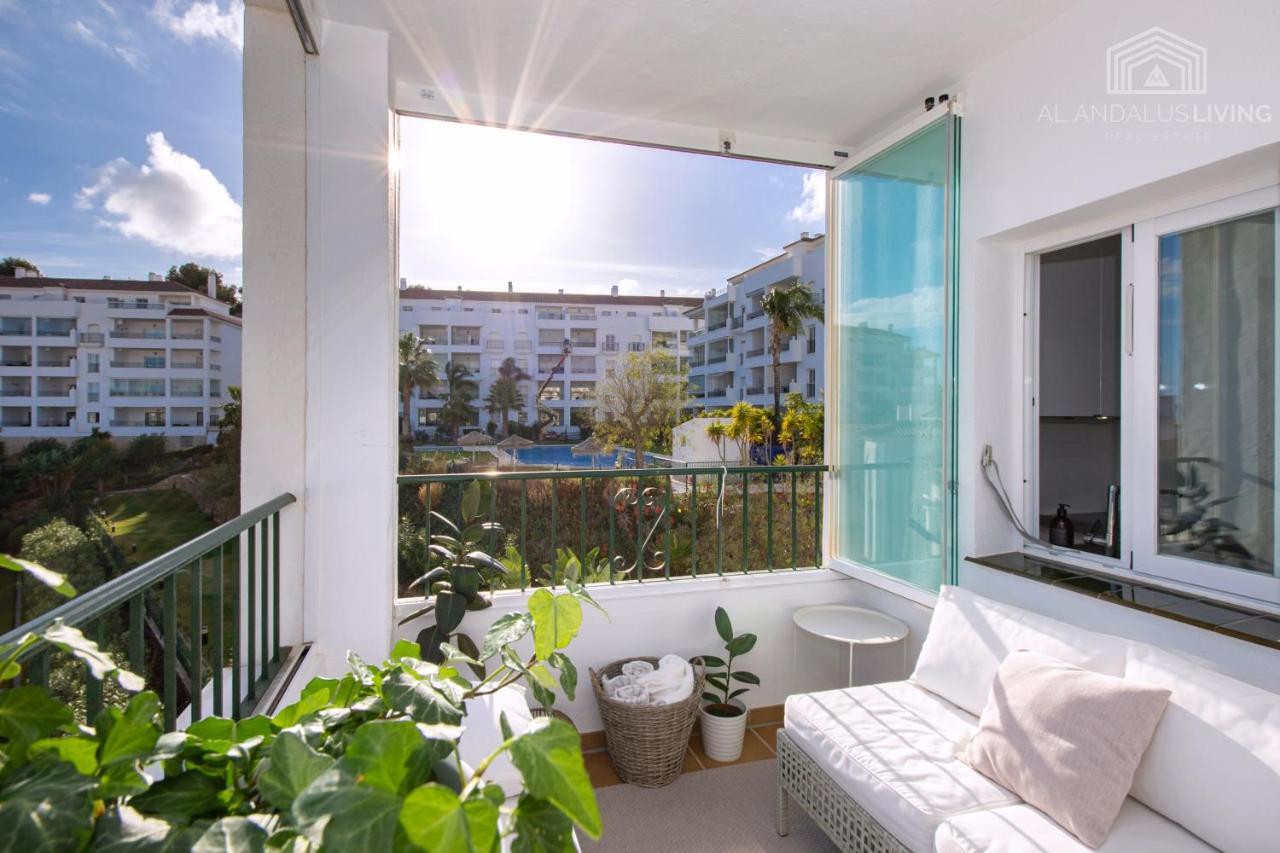 Scandinavian Style Apartment With Amazing Sea Views And South West Facing Sunny Terrace In Miraflores Walking Distance To The Beach! مالقة المظهر الخارجي الصورة