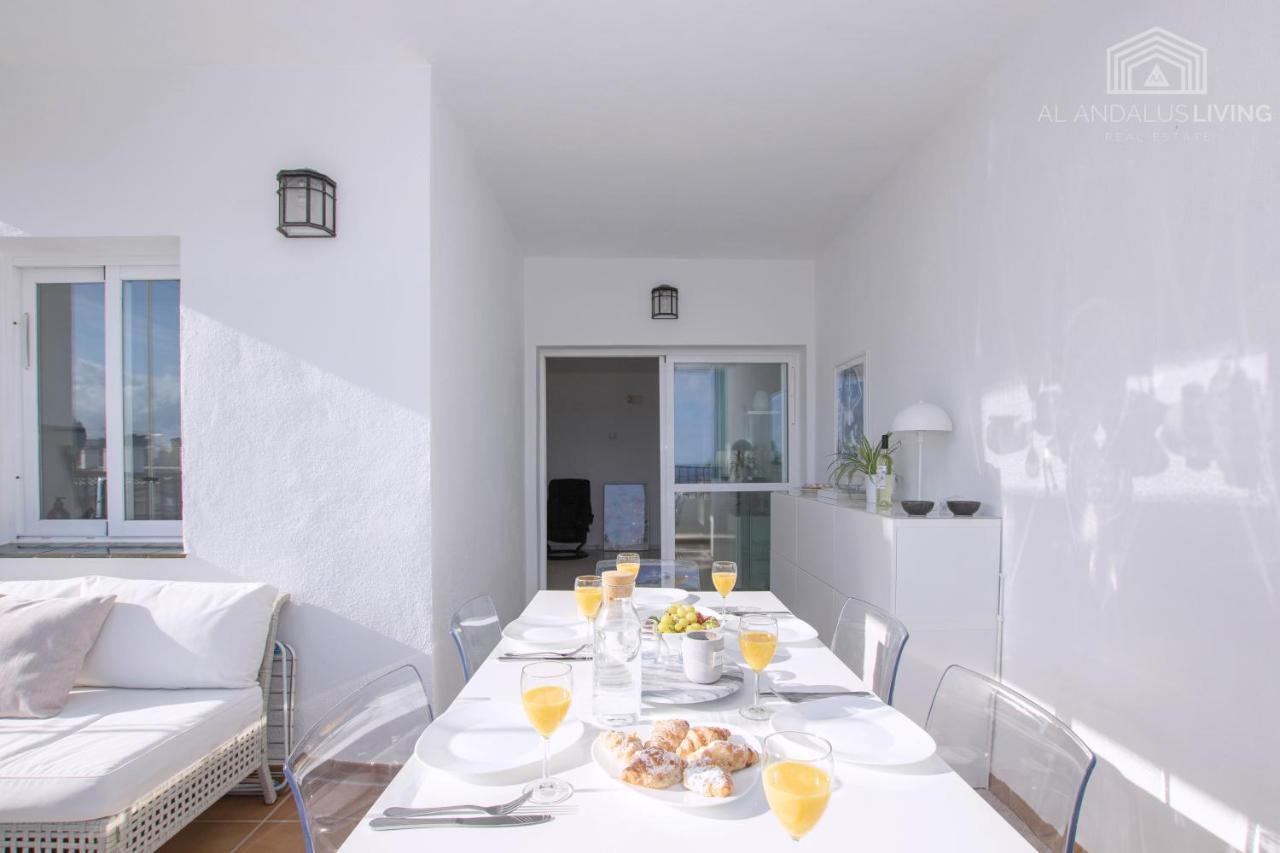 Scandinavian Style Apartment With Amazing Sea Views And South West Facing Sunny Terrace In Miraflores Walking Distance To The Beach! مالقة المظهر الخارجي الصورة