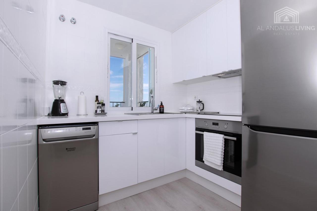 Scandinavian Style Apartment With Amazing Sea Views And South West Facing Sunny Terrace In Miraflores Walking Distance To The Beach! مالقة المظهر الخارجي الصورة