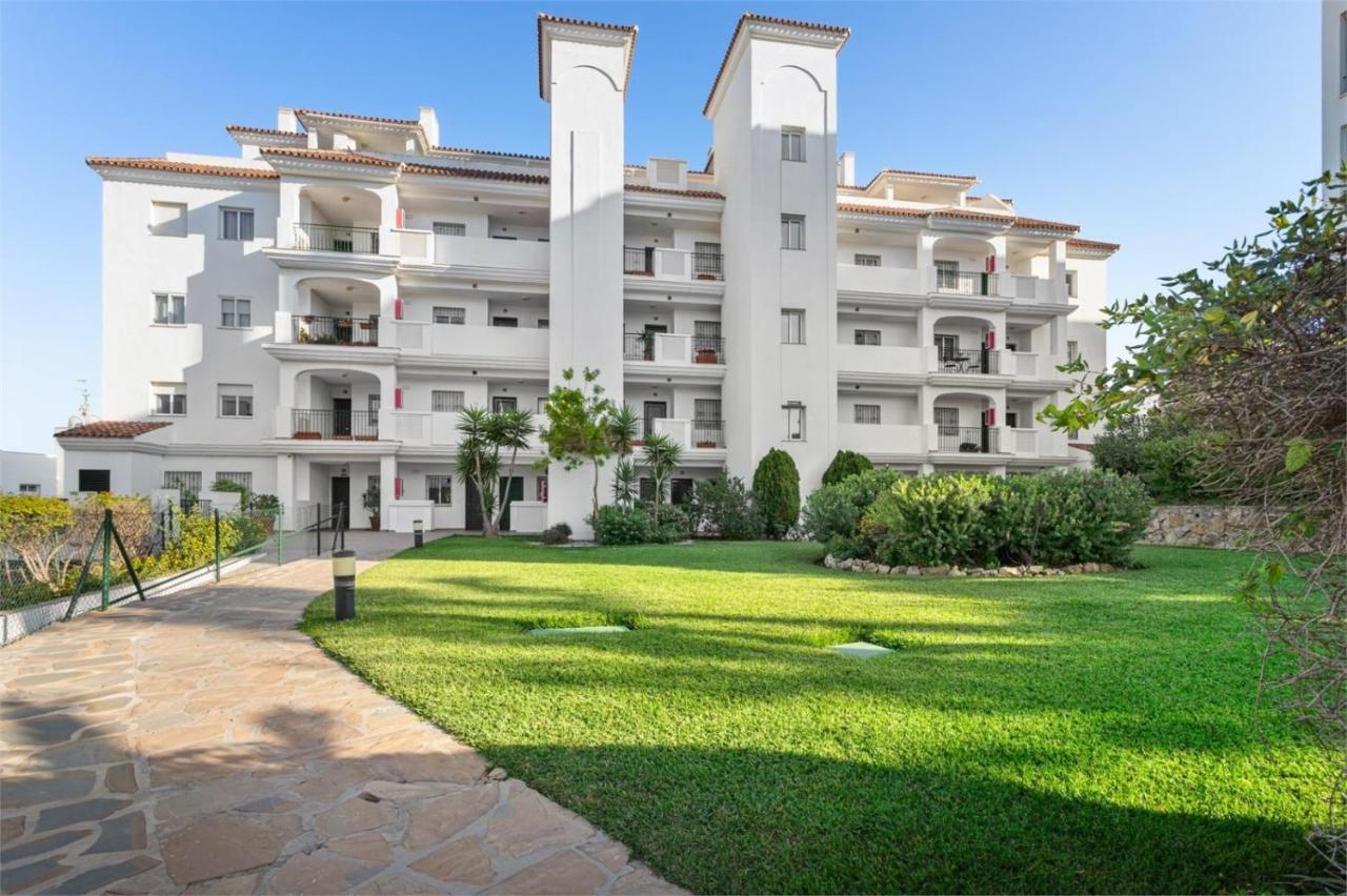 Scandinavian Style Apartment With Amazing Sea Views And South West Facing Sunny Terrace In Miraflores Walking Distance To The Beach! مالقة المظهر الخارجي الصورة